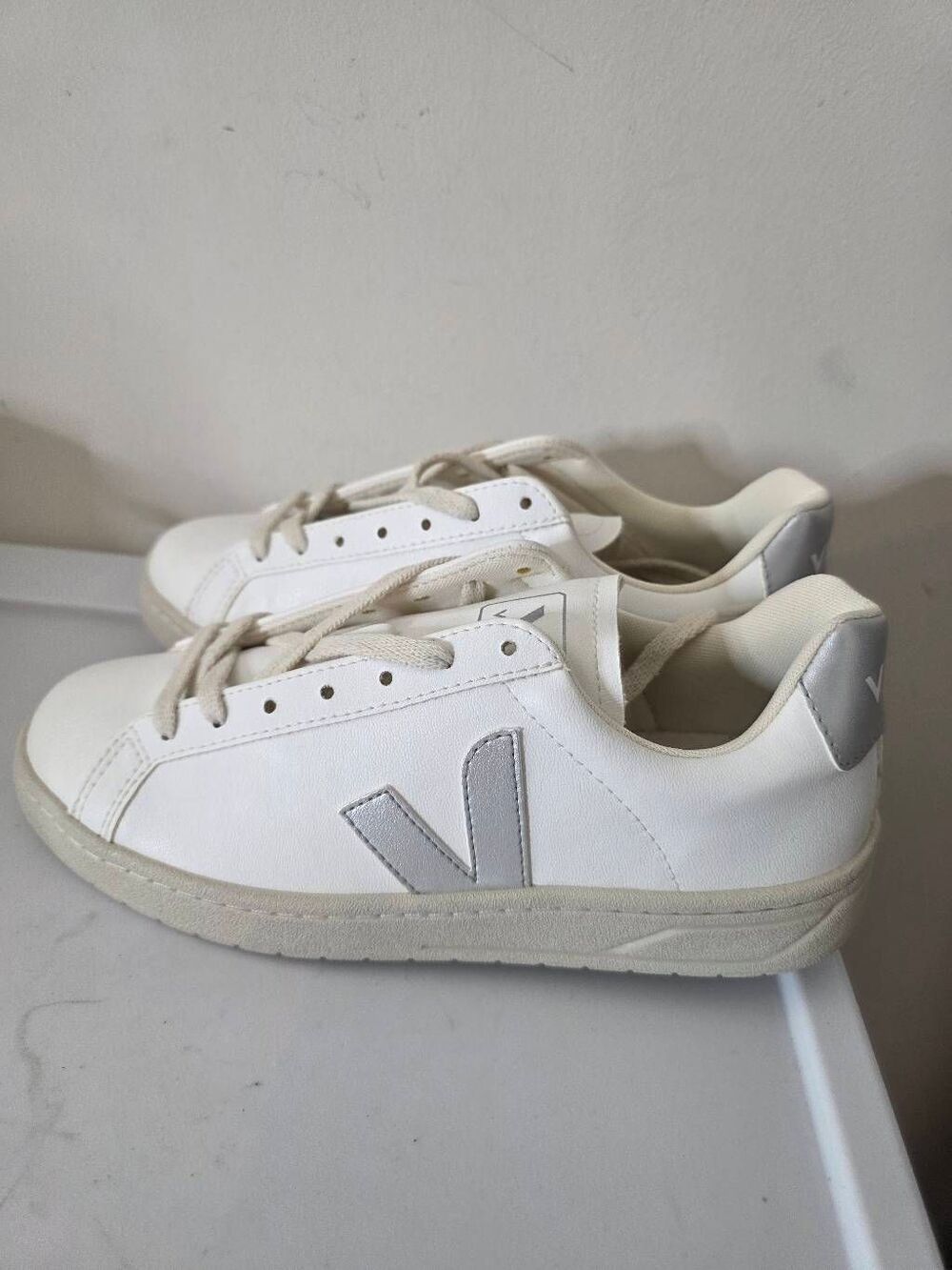 Veja Silver Sneakers 7 NWOB